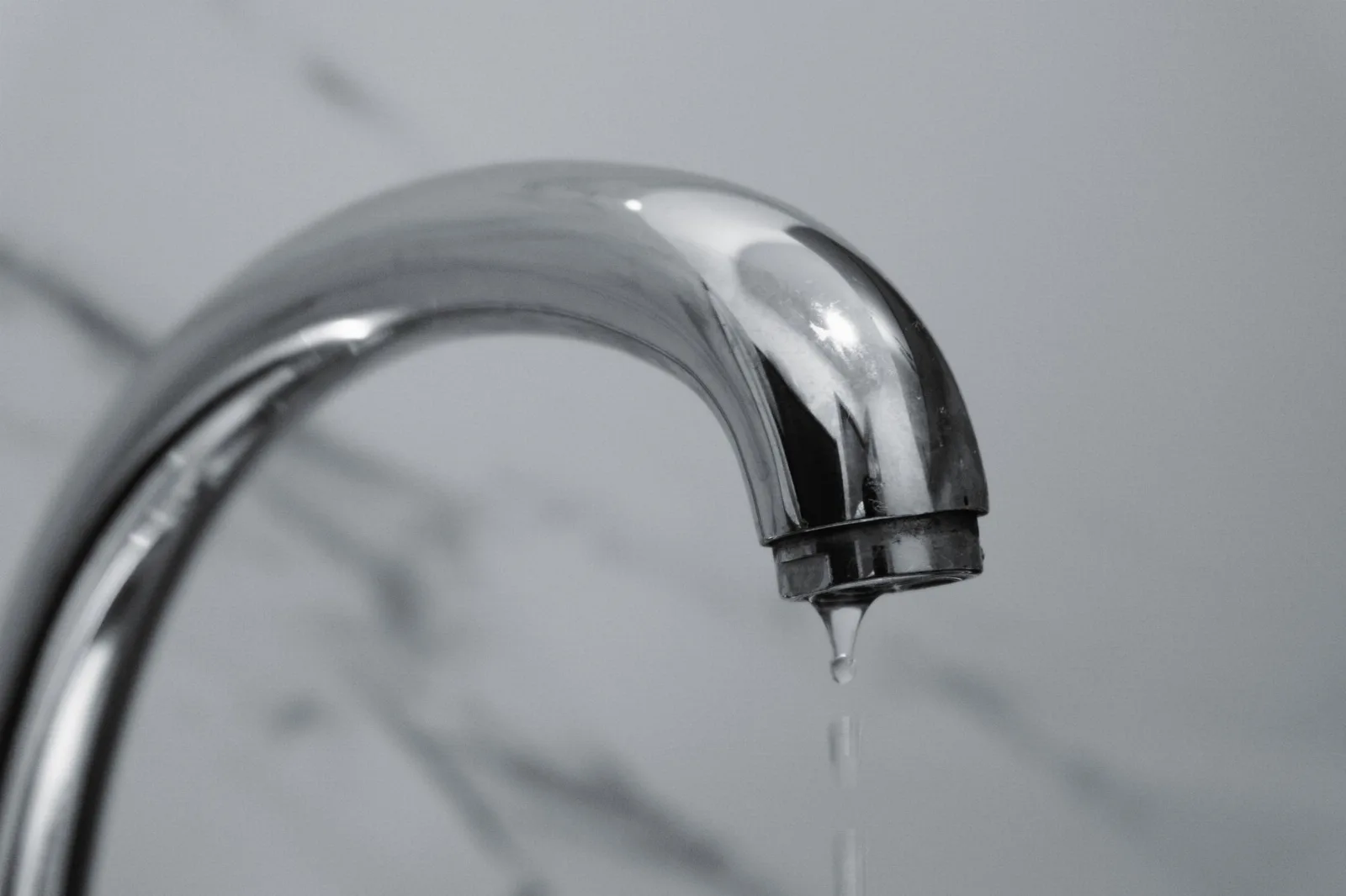 Comment réagir face à une fuite d'eau ?